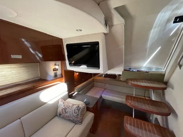 Slide: The Image of Sea Ray Sundancer 370 2012 - 59