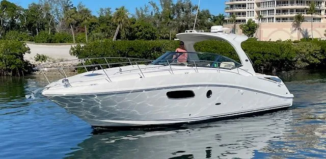 Slide: The Image of Sea Ray Sundancer 370 2012 - 7