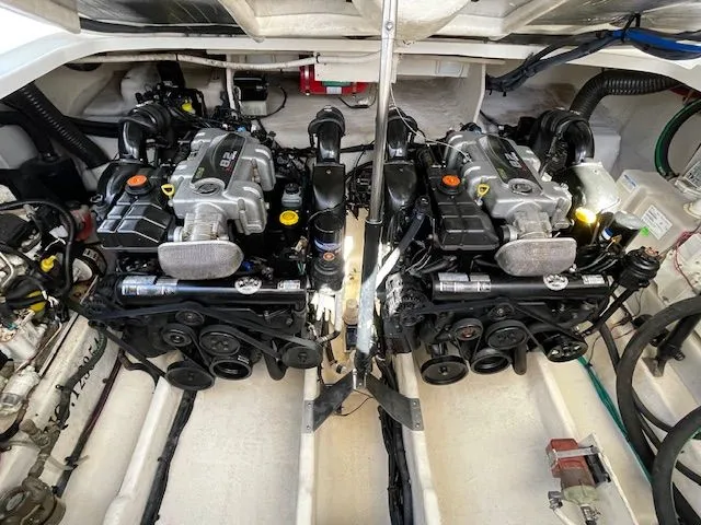 Slide: The Image of Sea Ray Sundancer 370 2012 - 74