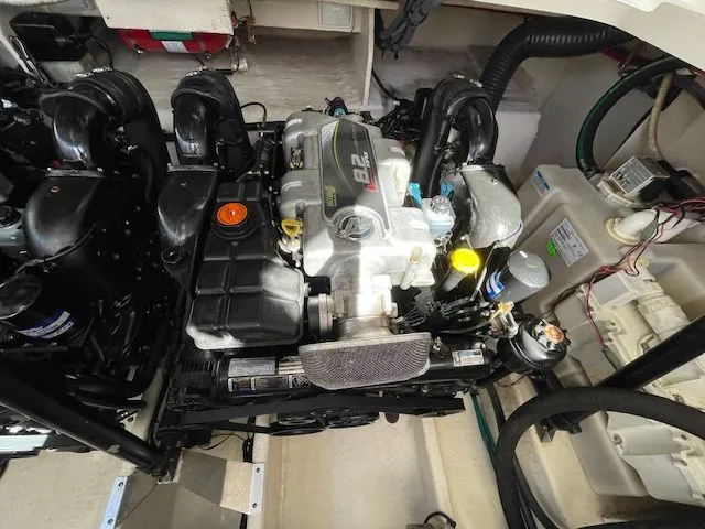 Slide: The Image of Sea Ray Sundancer 370 2012 - 75