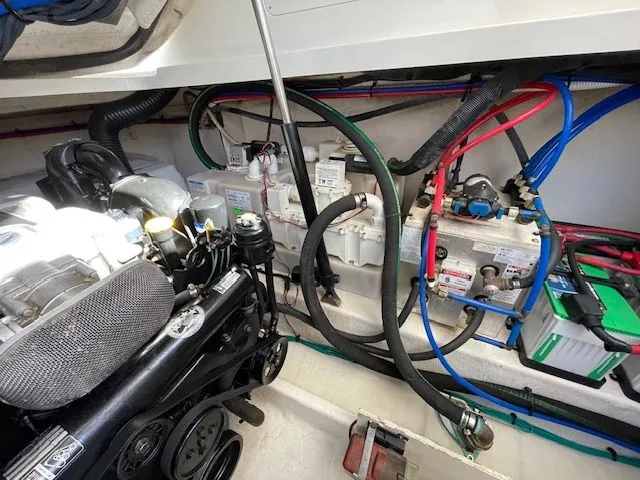 Slide: The Image of Sea Ray Sundancer 370 2012 - 82