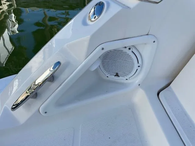 Slide: The Image of Sea Ray Sundancer 370 2012 - 9