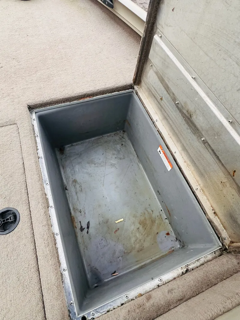 Slide: The Image of Lowe 170 Stinger 2006 - 12