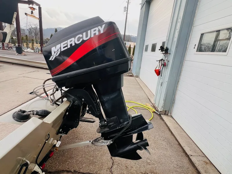 Slide: The Image of Lowe 170 Stinger 2006 - 13