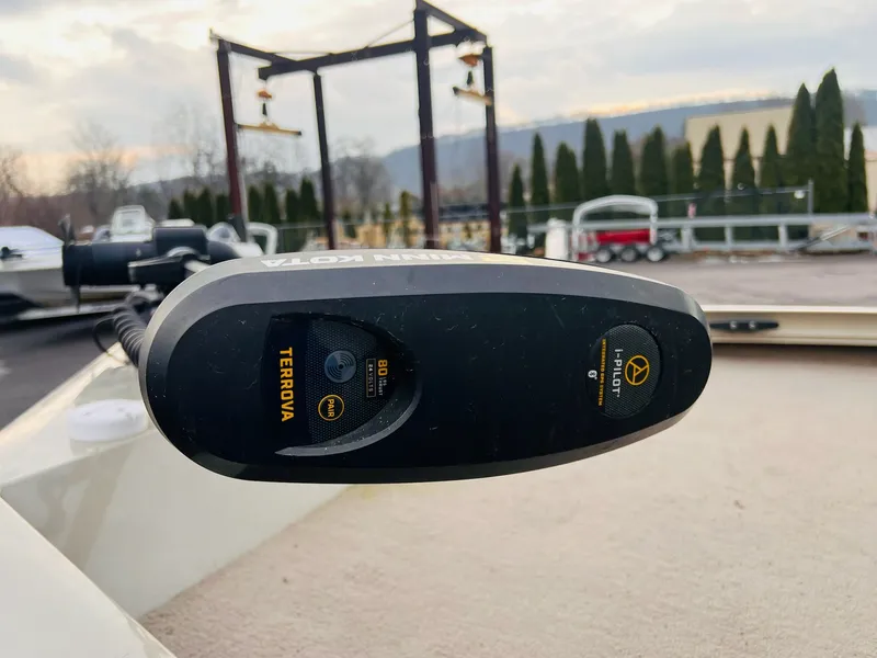 Slide: The Image of Lowe 170 Stinger 2006 - 14