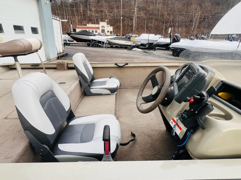 Slide: The Image of Lowe 170 Stinger 2006 - 22