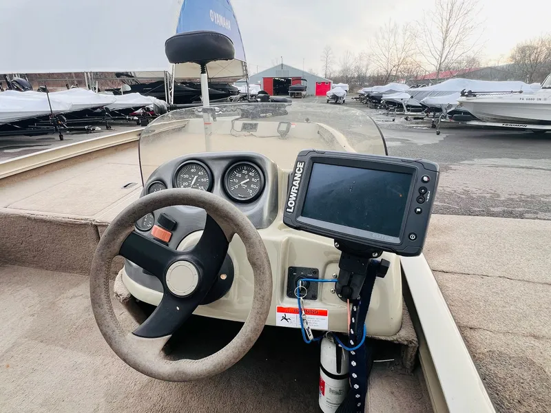 Slide: The Image of Lowe 170 Stinger 2006 - 27