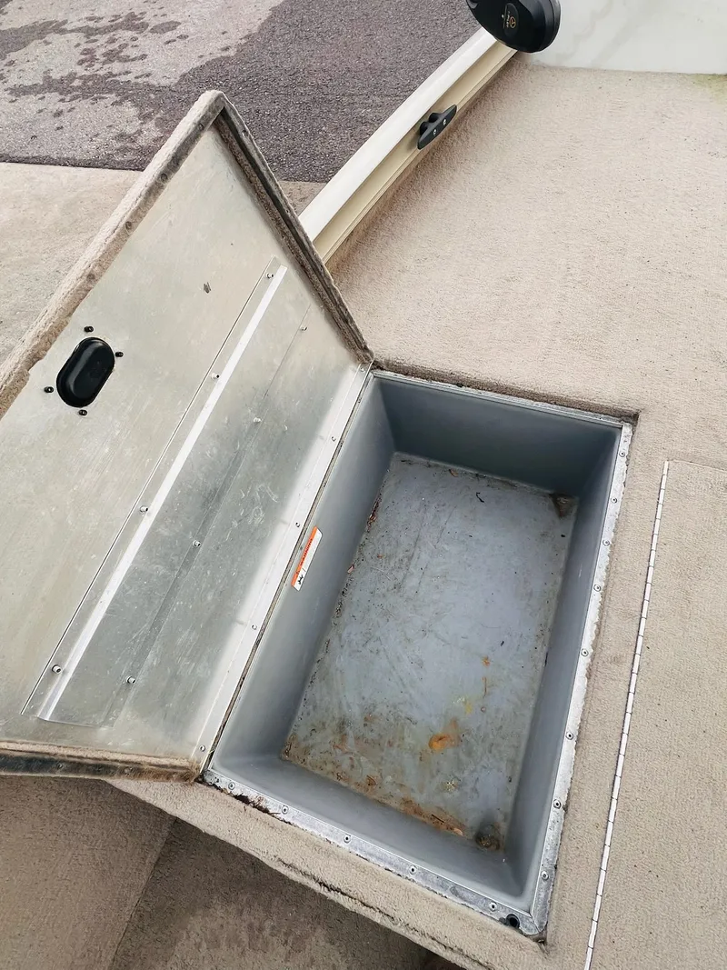 Slide: The Image of Lowe 170 Stinger 2006 - 28