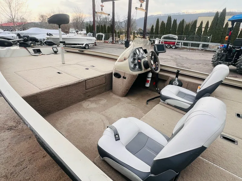 Slide: The Image of Lowe 170 Stinger 2006 - 5