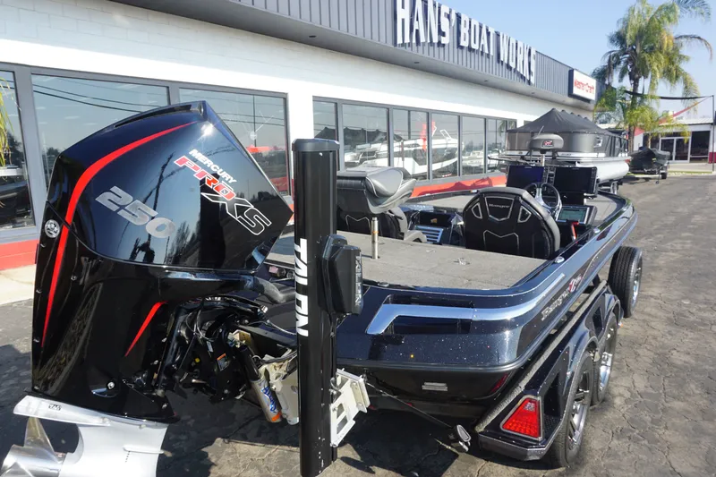 Slide: The Image of Ranger Z520R 2022 - 12