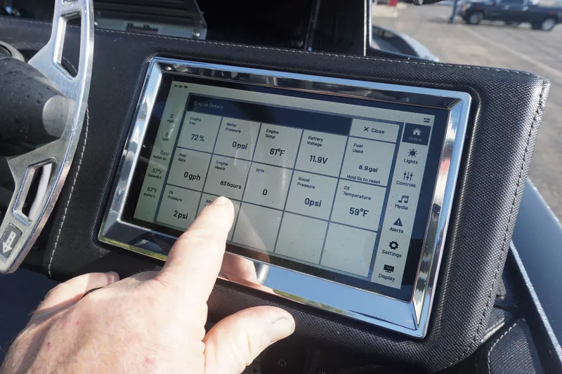 Slide: The Image of Ranger Z520R 2022 - 22