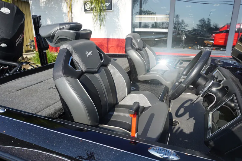 Slide: The Image of Ranger Z520R 2022 - 23