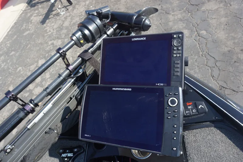 Slide: The Image of Ranger Z520R 2022 - 7