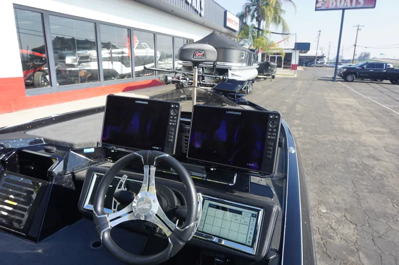 Slide: The Image of Ranger Z520R 2022 - 9