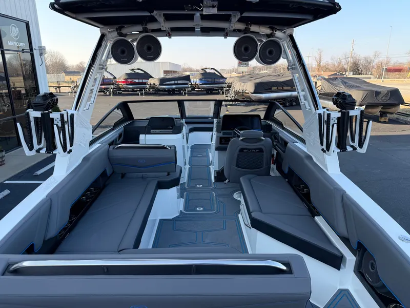 Slide: The Image of Cobalt R8 Surf 2026 - 11