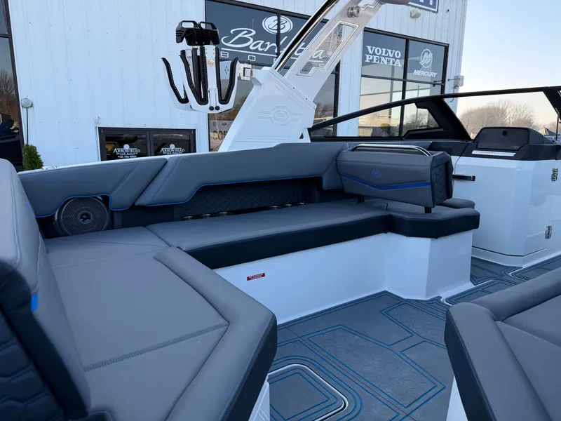 Slide: The Image of Cobalt R8 Surf 2026 - 13