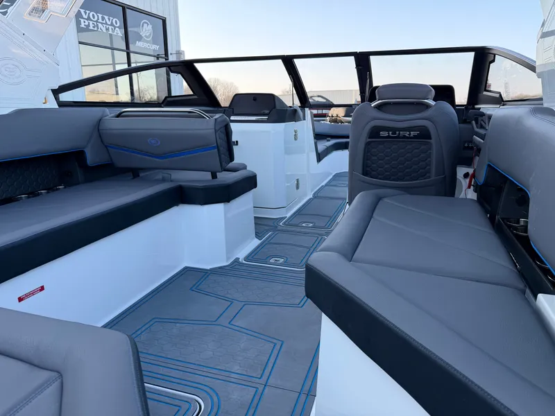 Slide: The Image of Cobalt R8 Surf 2026 - 14