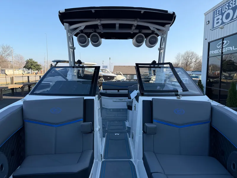 Slide: The Image of Cobalt R8 Surf 2026 - 24