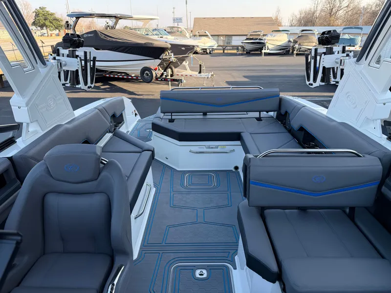 Slide: The Image of Cobalt R8 Surf 2026 - 26