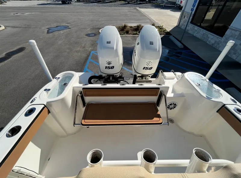Slide: The Image of Key West 244 Center Console 2016 - 11