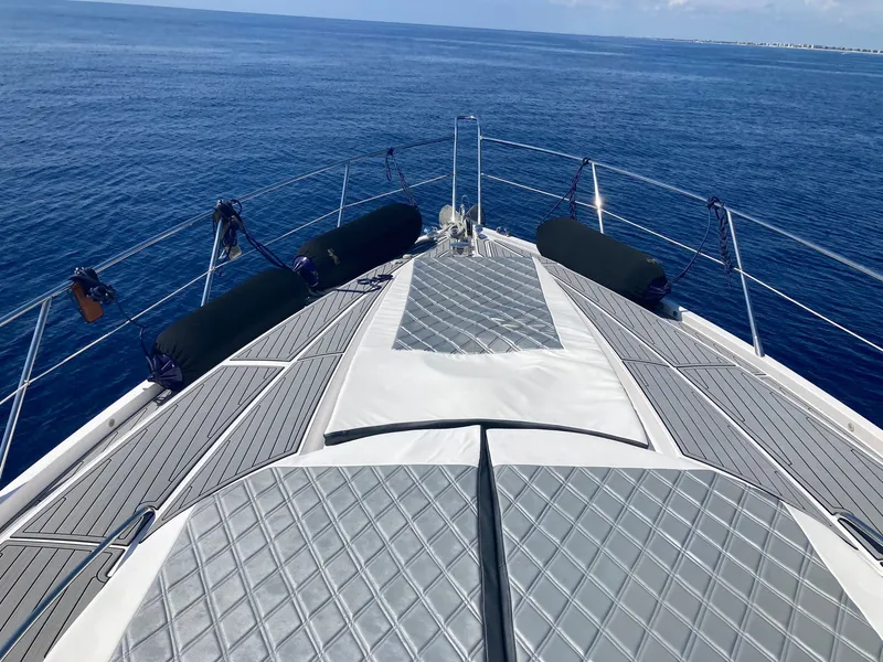 Slide: The Image of Sunseeker Predator 72 2007 - 8