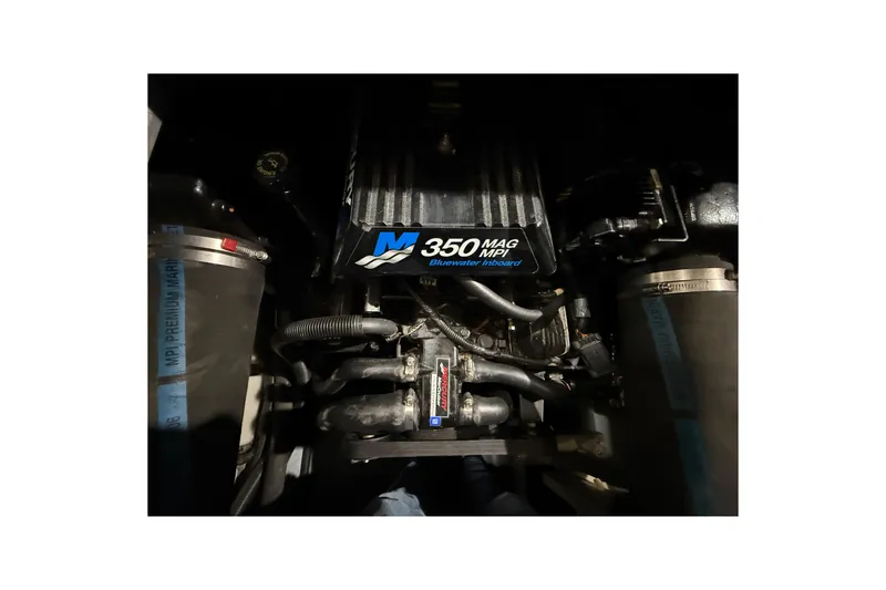Slide: The Image of Engine of 2000 Sea Ray Sundancer 310 with 350 MAG MPI inboard motor. - 60