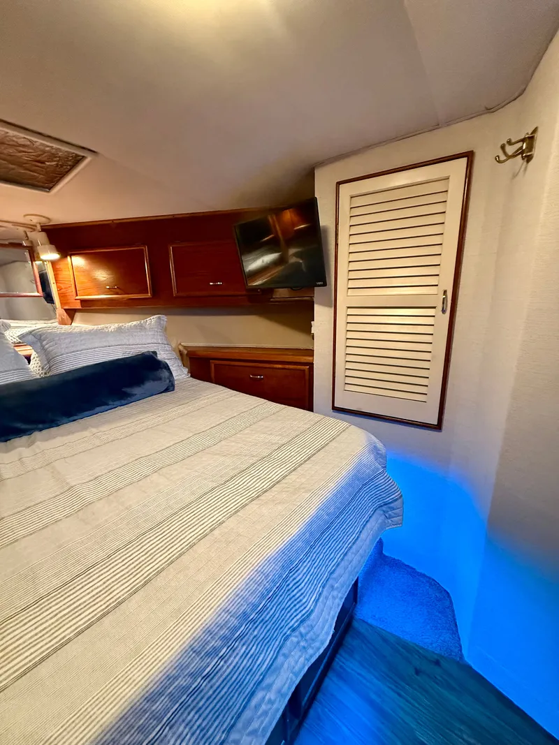 Slide: The Image of Ocean 38 Super Sport 1989 - 23