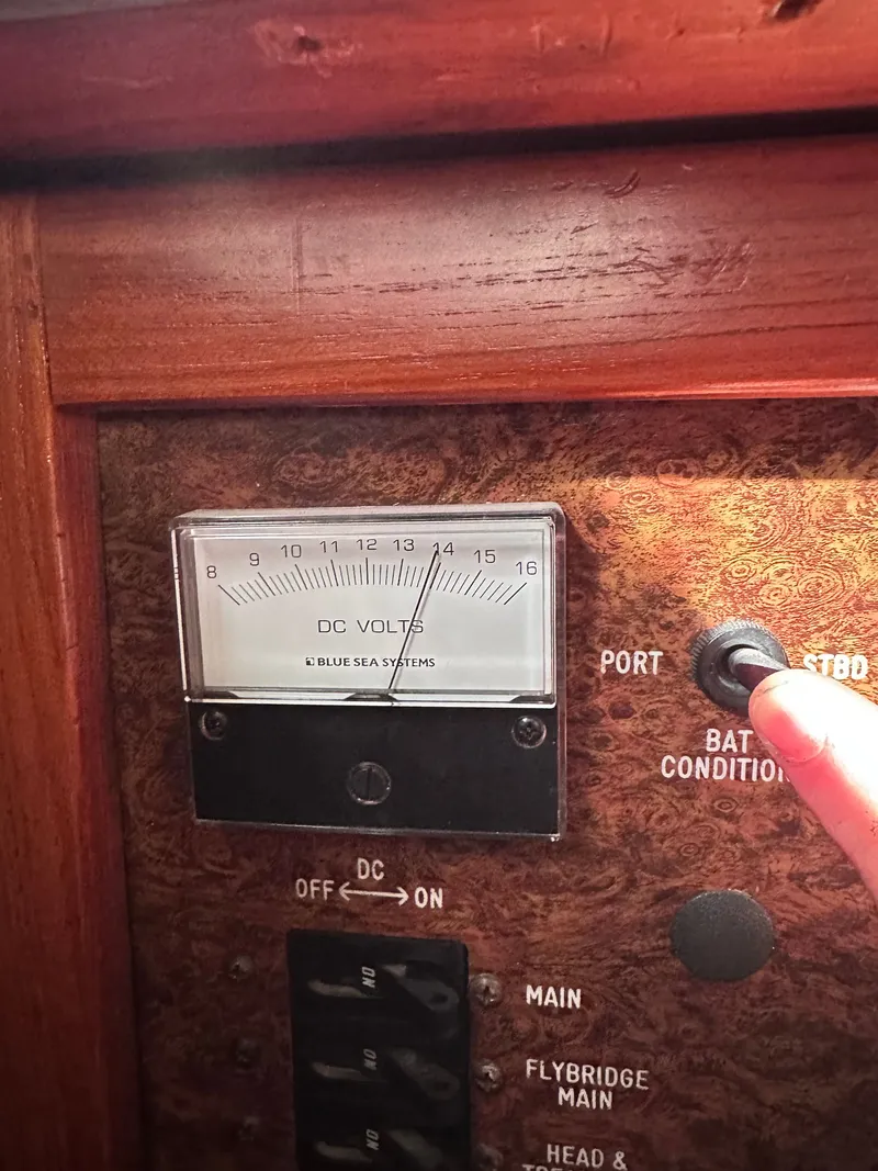 Slide: The Image of Ocean Yachts 38 Super Sport 1989 - 36