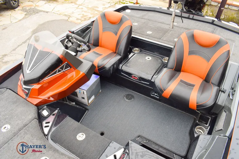 Slide: The Image of Ranger 520L 2021 - 22