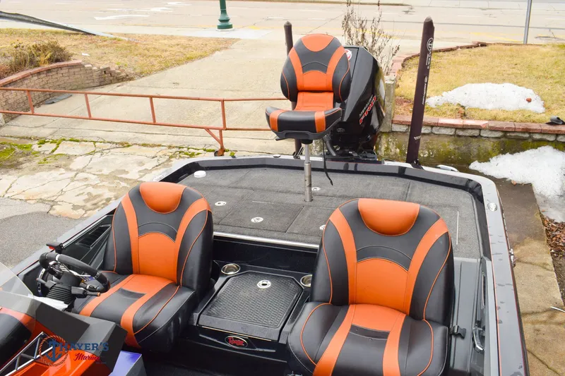 Slide: The Image of Ranger 520L 2021 - 23