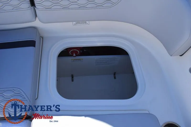 Slide: The Image of Bayliner M17 2025 - 22