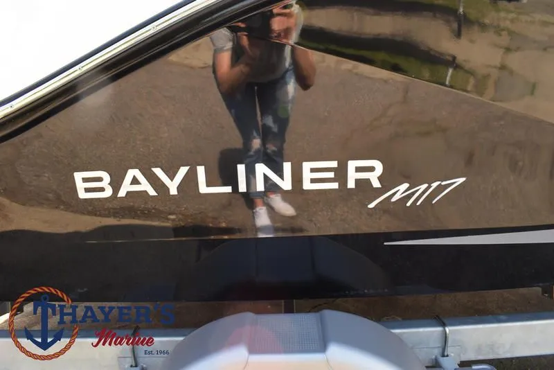 Slide: The Image of Bayliner M17 2025 - 3