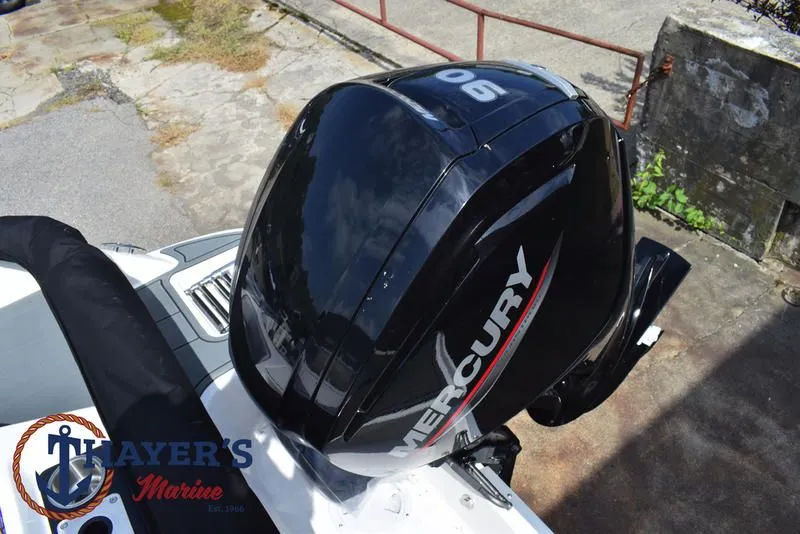 Slide: The Image of Bayliner M17 2025 - 38