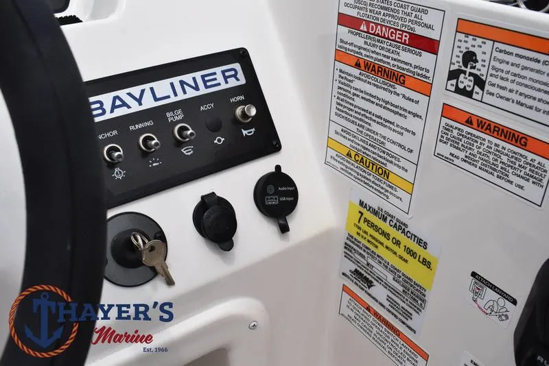 Slide: The Image of Bayliner M17 2025 - 29