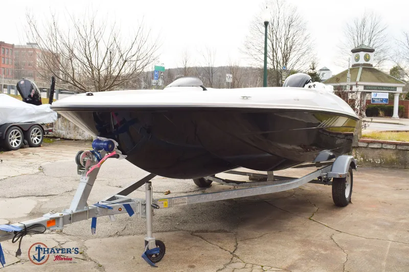 Slide: The Image of Bayliner E16 2026 - 25