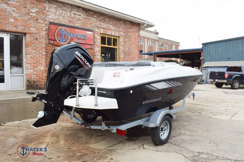 Slide: The Image of Bayliner E16 2026 - 4