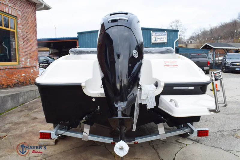 Slide: The Image of Bayliner E16 2026 - 5