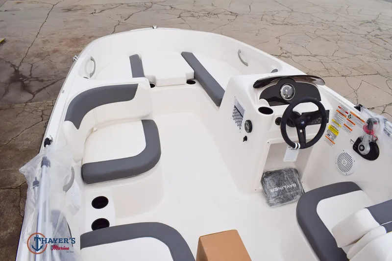 Slide: The Image of Bayliner E16 2026 - 9