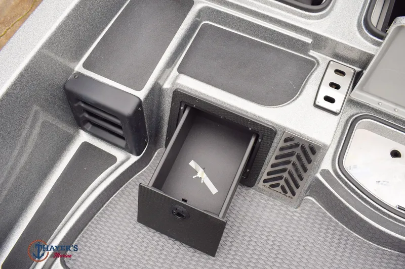 Slide: The Image of Caymas CX 20 PRO 2026 - 29