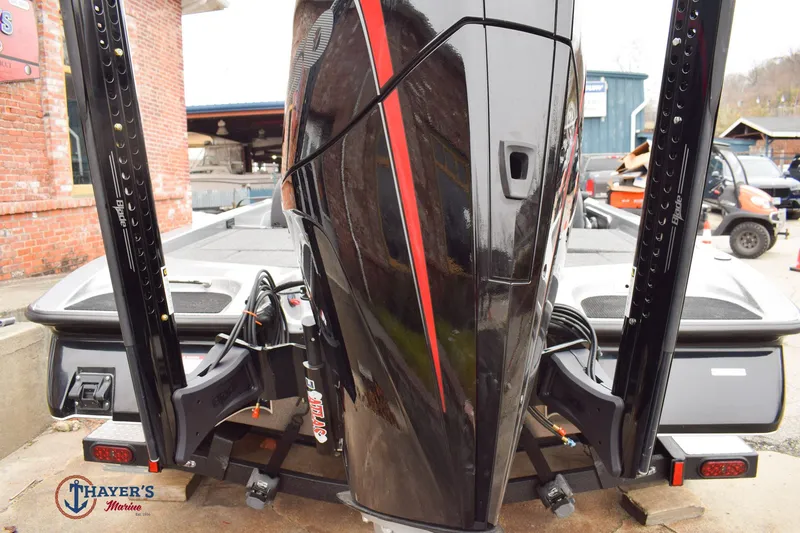 Slide: The Image of Caymas CX 20 PRO 2026 - 8