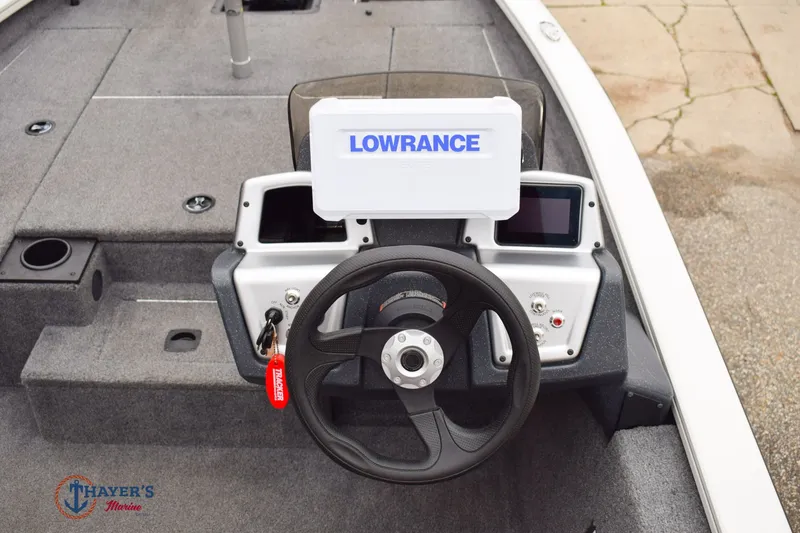 Slide: The Image of Tracker Pro Team 175 2025 - 12