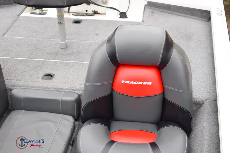 Slide: The Image of Tracker Pro Team 175 2025 - 18