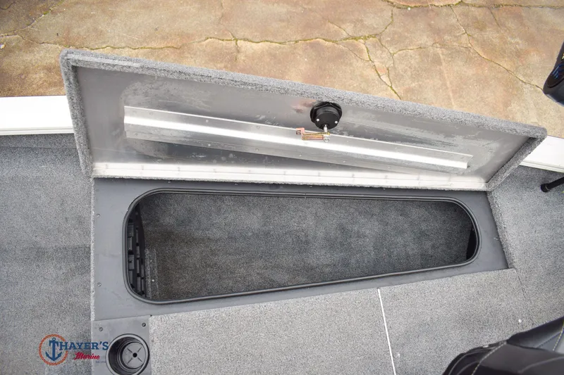 Slide: The Image of Tracker Pro Team 175 2025 - 22