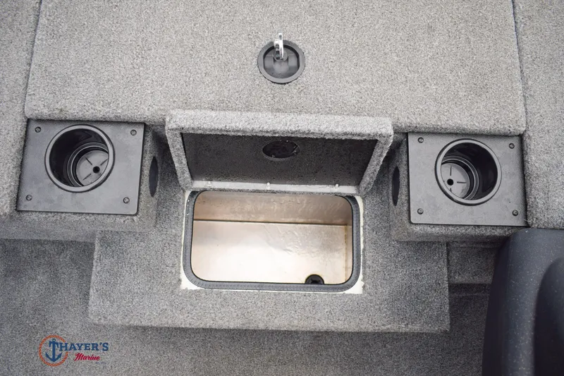 Slide: The Image of Tracker Pro Team 175 2025 - 24