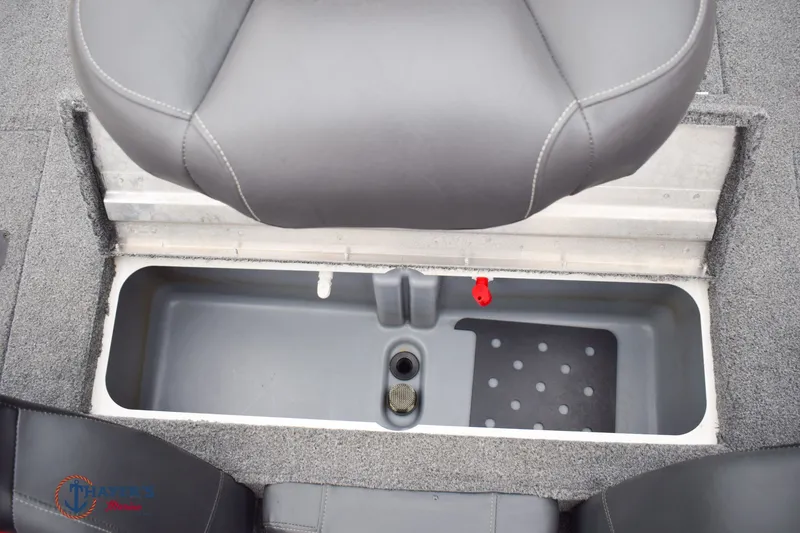 Slide: The Image of Tracker Pro Team 175 2025 - 26