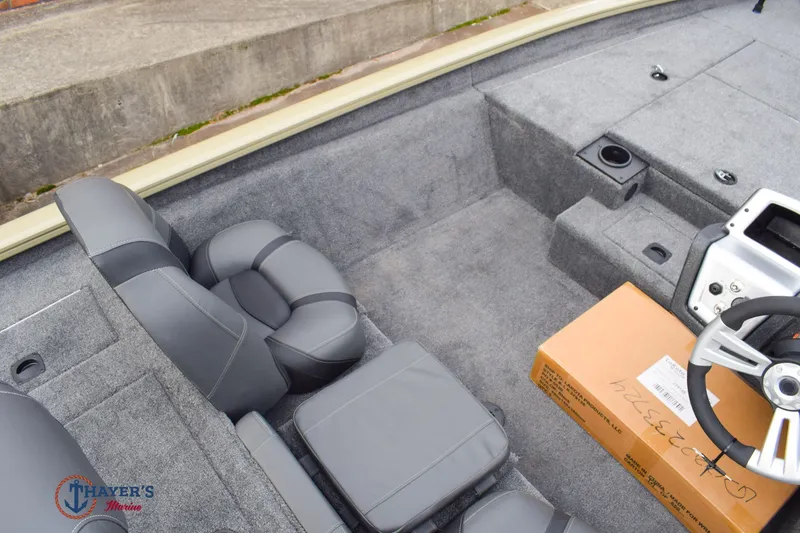 Slide: The Image of Tracker Pro Team 175 2026 - 12