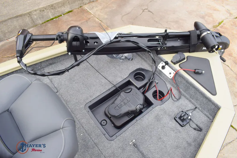 Slide: The Image of Tracker Pro Team 175 2026 - 16