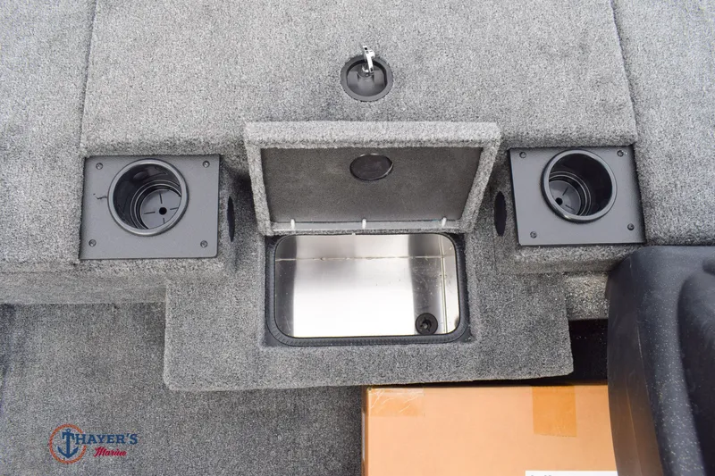 Slide: The Image of Tracker Pro Team 175 2026 - 23