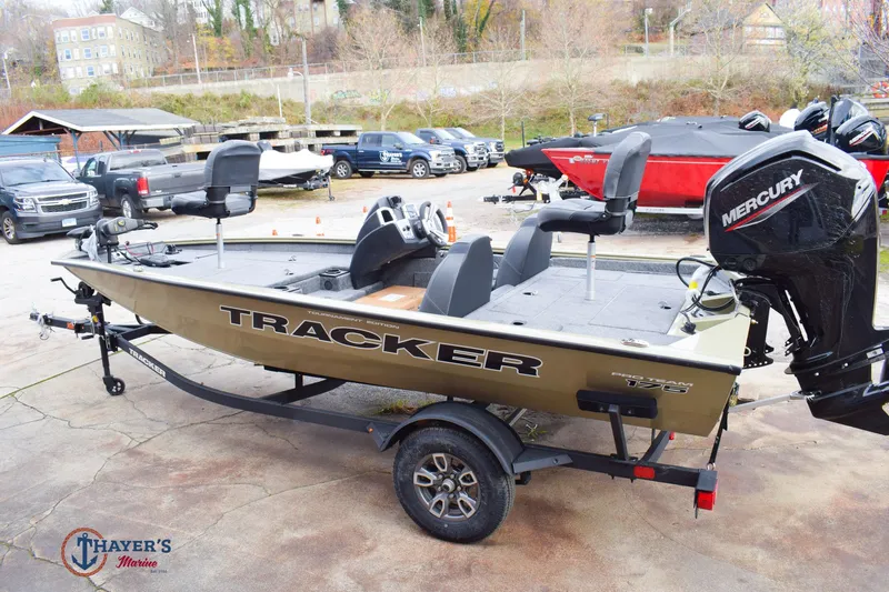 Slide: The Image of Tracker Pro Team 175 2026 - 29