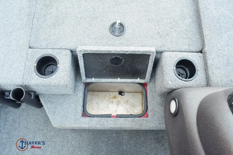 Slide: The Image of Tracker PT175 TE 2022 - 23